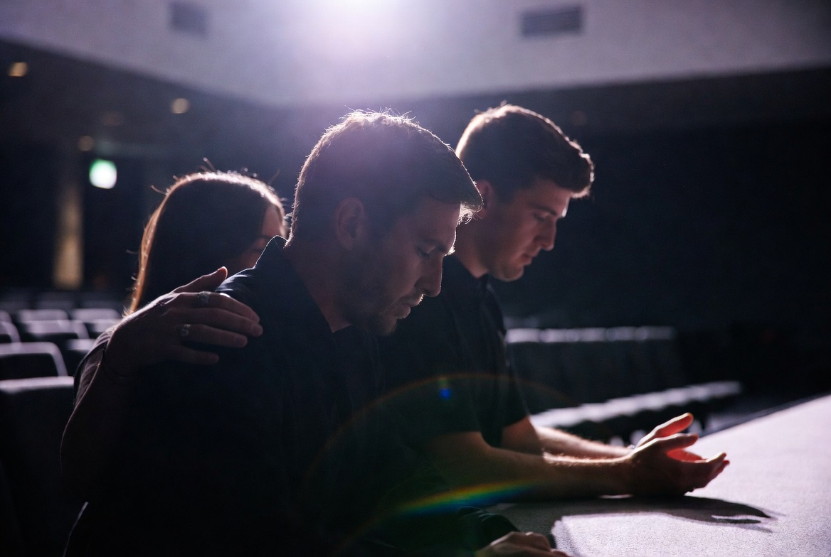 Prayer at Oaks Church